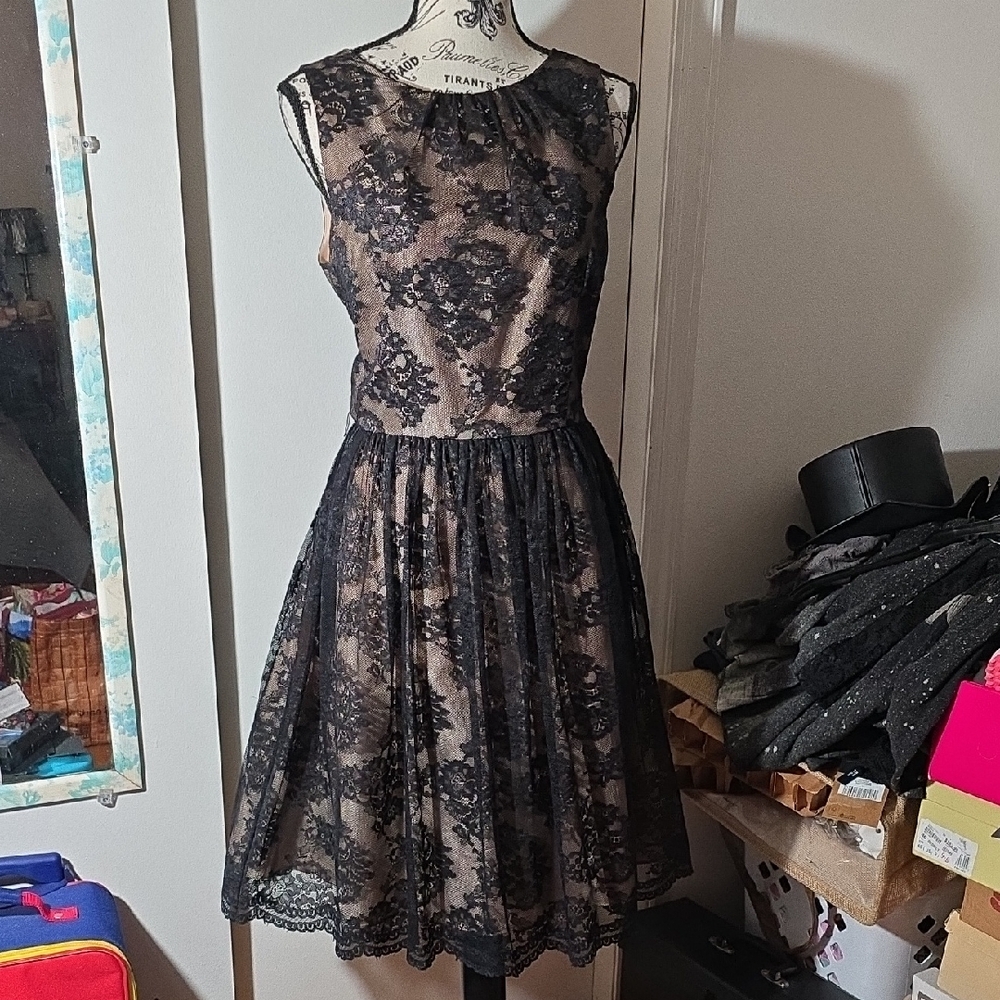 Jessica Howard Black Flowered Lace and Nude Sleeveless Dress